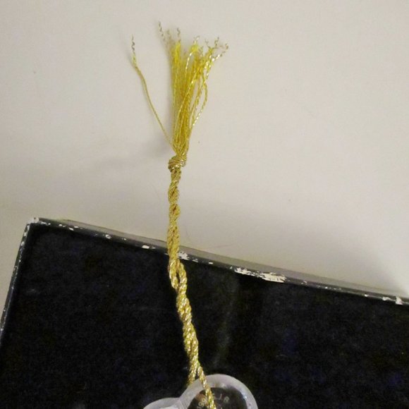 Vintage Precious Moments 1990 Crystal Ornament "Winter Song", Little Girl&Birds - Picture 2 of 8